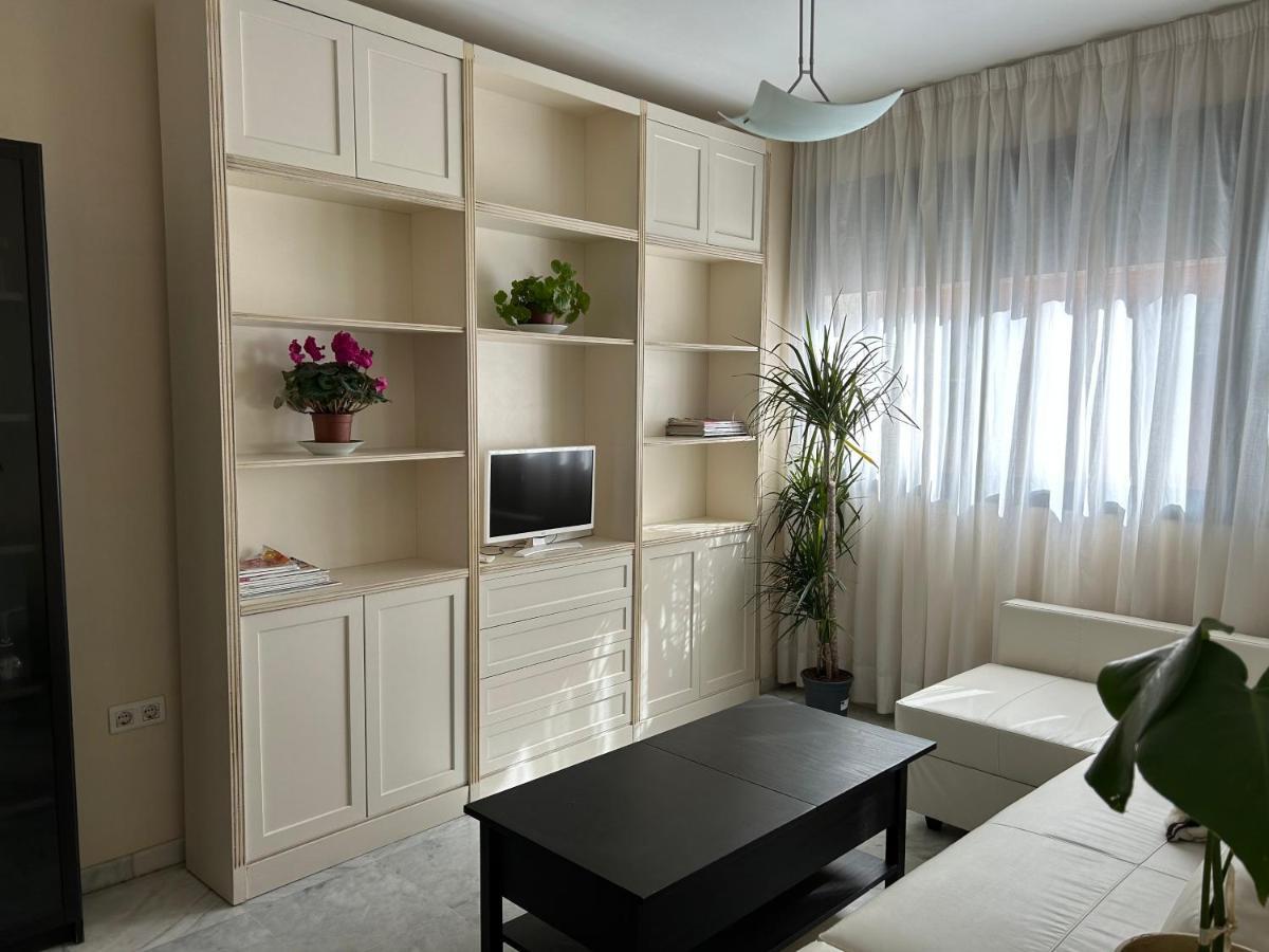 Atico Triana Con Piscina Privada Apartment Sevilla Bagian luar foto