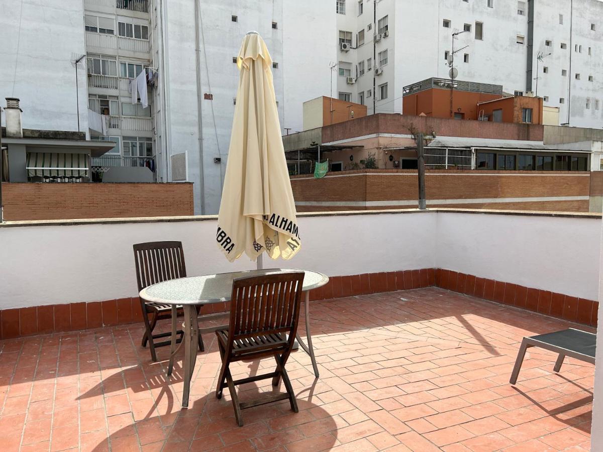Atico Triana Con Piscina Privada Apartment Sevilla Bagian luar foto